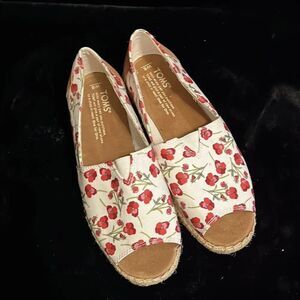 TOMS Women's Floral Espadrille Shoes - Red and Cream